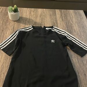🎉HP🎉  ADIDAS SHIRT